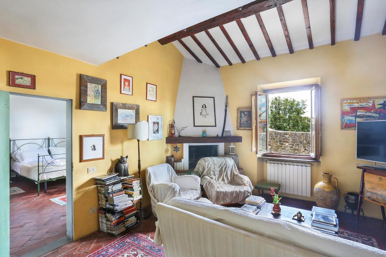 A Postcard View In A Vintage Apartment Florence Exterior photo