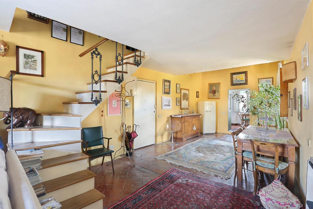 A Postcard View In A Vintage Apartment Florence Exterior photo