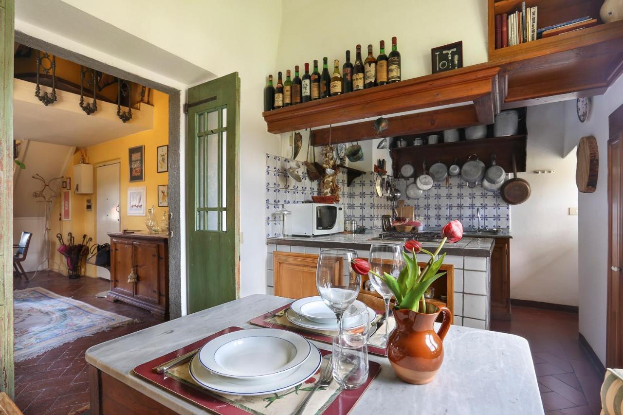 A Postcard View In A Vintage Apartment Florence Exterior photo